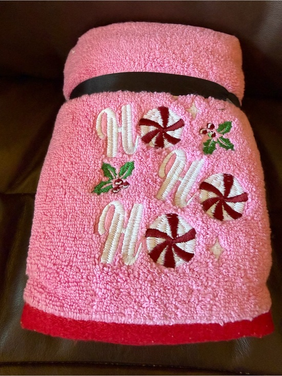 Betsey Johnson Other - Betsey Johnson Pink Embroidered Peppermint Holiday 2 Pack Hand Towels NWT